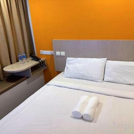 Отель Reddoorz Premium @ Balestier Сингапур Экстерьер фото