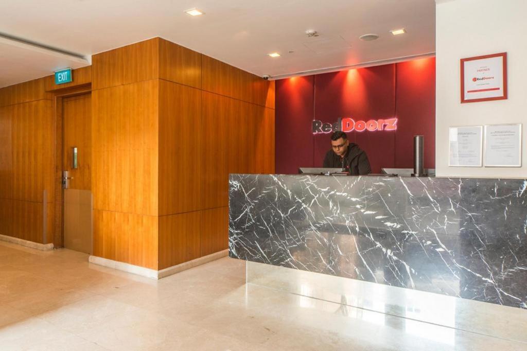 Отель Reddoorz Premium @ Balestier Сингапур Экстерьер фото