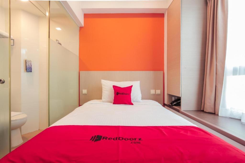 Отель Reddoorz Premium @ Balestier Сингапур Экстерьер фото