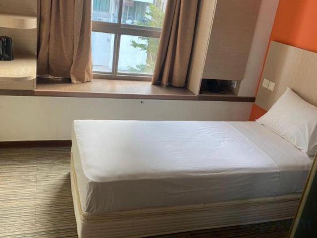 Отель Reddoorz Premium @ Balestier Сингапур Экстерьер фото