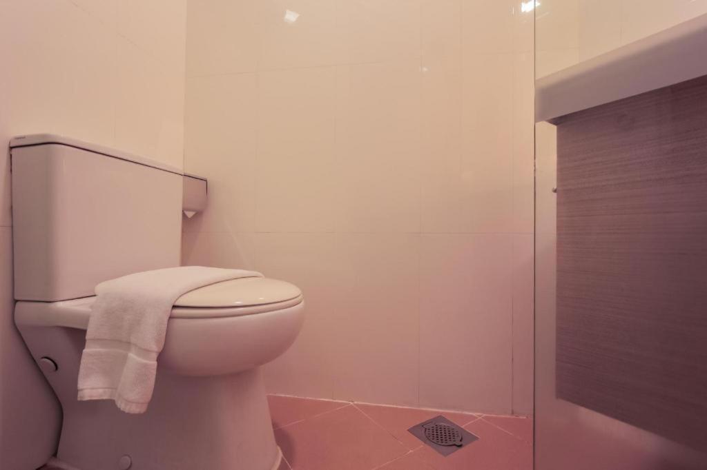 Отель Reddoorz Premium @ Balestier Сингапур Экстерьер фото