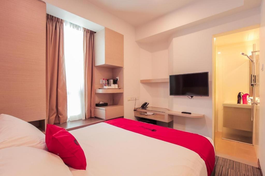 Отель Reddoorz Premium @ Balestier Сингапур Экстерьер фото