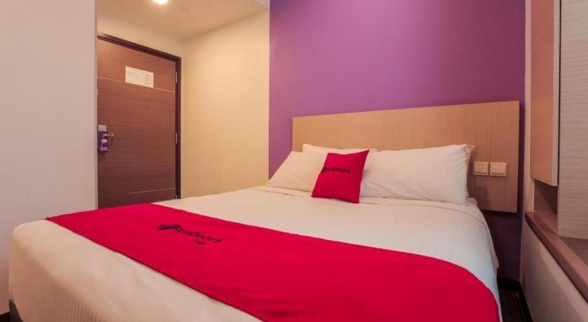 Отель Reddoorz Premium @ Balestier Сингапур Экстерьер фото