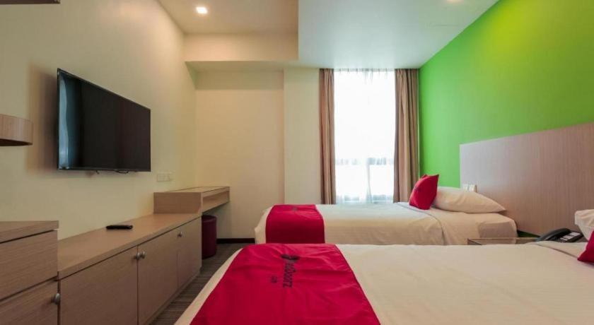 Отель Reddoorz Premium @ Balestier Сингапур Экстерьер фото