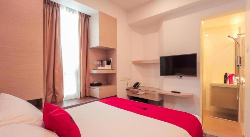 Отель Reddoorz Premium @ Balestier Сингапур Экстерьер фото