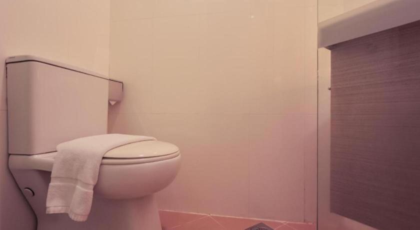 Отель Reddoorz Premium @ Balestier Сингапур Экстерьер фото