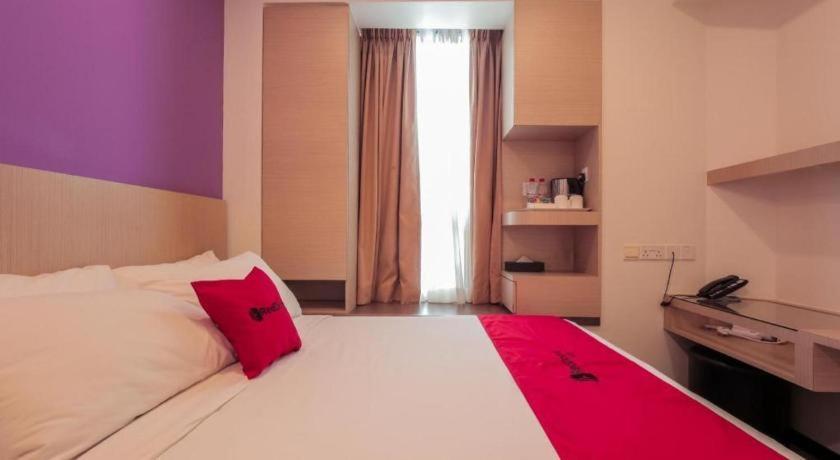 Отель Reddoorz Premium @ Balestier Сингапур Экстерьер фото