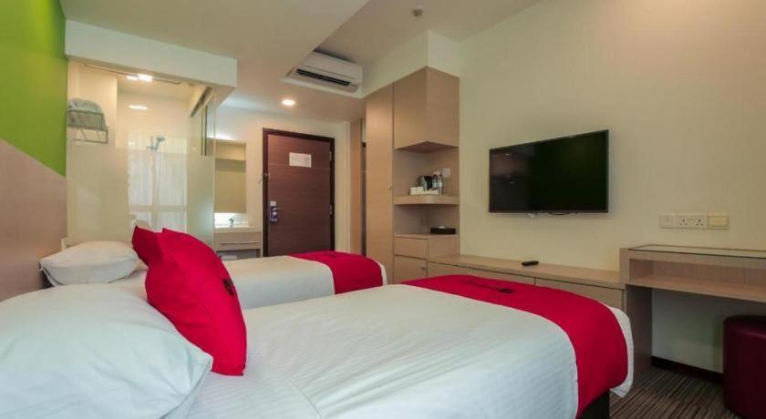 Отель Reddoorz Premium @ Balestier Сингапур Экстерьер фото