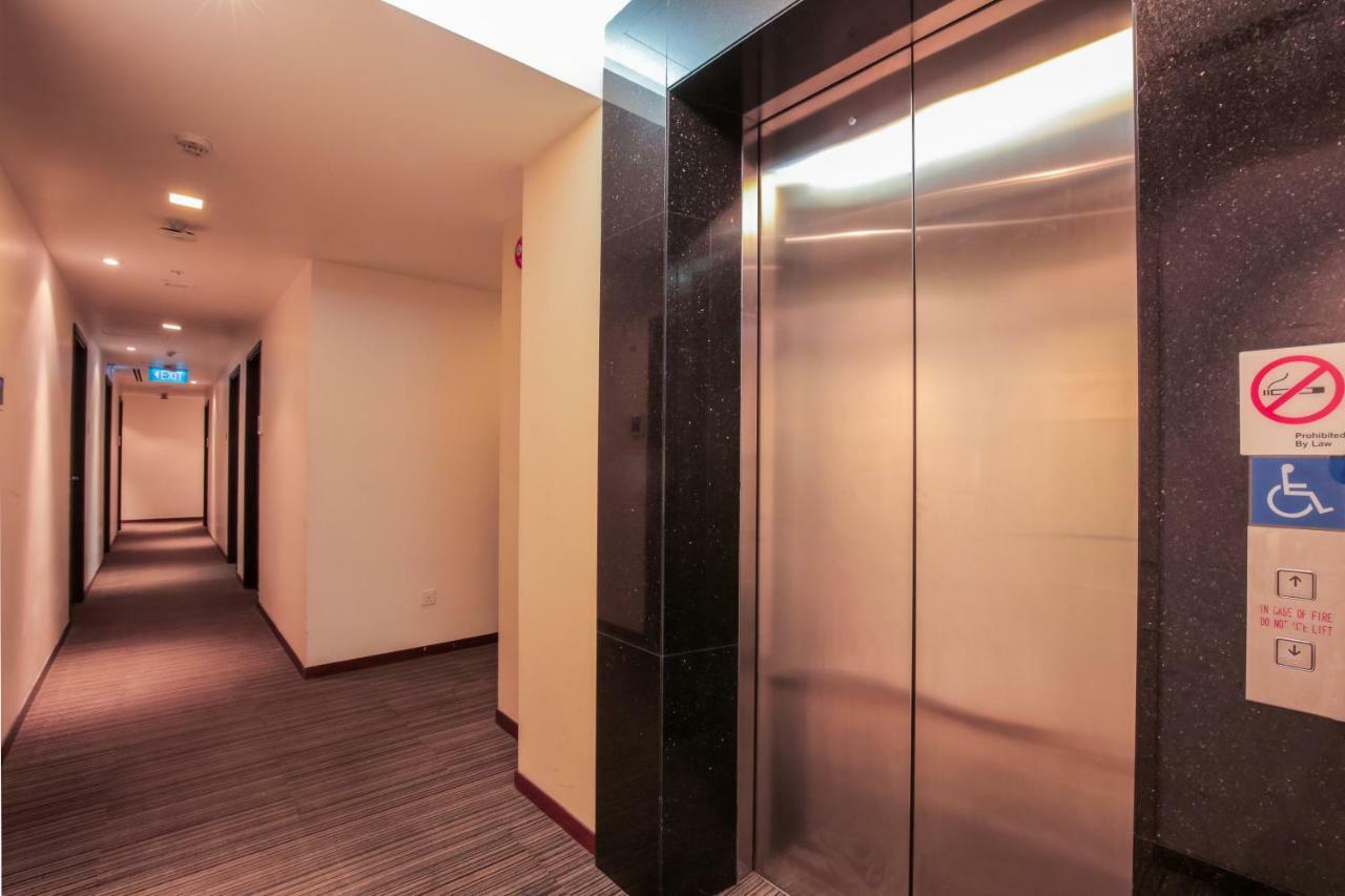 Отель Reddoorz Premium @ Balestier Сингапур Экстерьер фото